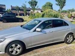 Grijs Gebruikt 2014 Mercedes E220 Ambition Sedan | € 7.900 (Eerlijke prijs)