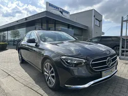 Grijs Gebruikt 2022 Mercedes E300 Business Sedan | € 48.950 (Goede deal)