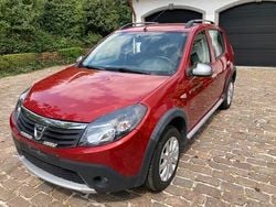 Rood Gebruikt 2012 Dacia Sandero Stepway Hatchback | € 5.000 (Eerlijke prijs)