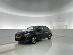 Zwart Gebruikt 2021 Peugeot 208 Allure Hatchback | € 17.890 (Eerlijke prijs)
