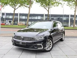 Zwart, metallic lak Gebruikt 2021 VW Passat GTE Stationwagen | € 20.950 (Goede deal)