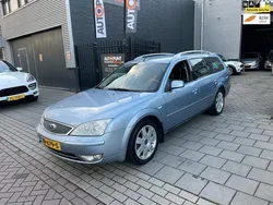 Blauw, metallic lak Gebruikt 2003 Ford Mondeo Ghia Stationwagen | € 2.499 (Duur)