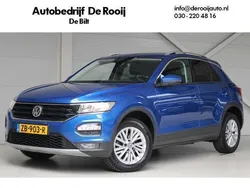 Blauw, metallic lak Gebruikt 2019 VW T-Roc Business SUV | € 17.950 (Eerlijke prijs)