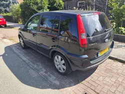 Zwart Gebruikt 2005 Ford Fusion Futura MPV | € 850 (Duur)