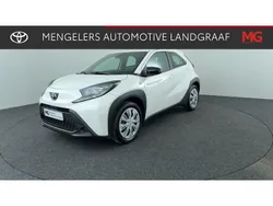 Wit Gebruikt 2024 Toyota Aygo Play Hatchback | € 19.950 (Goede deal)