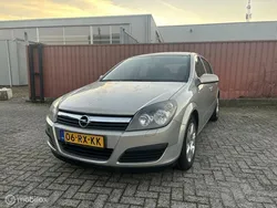 Grijs Gebruikt 2005 Opel Astra Edition Hatchback | € 2.599