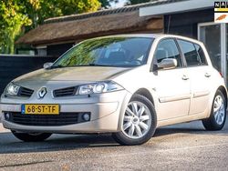 Beige Gebruikt 2006 Renault Mégane II Hatchback | € 4.950 (Duur)