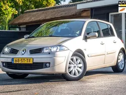 Beige Gebruikt 2006 Renault Mégane II Hatchback | € 5.350 (Duur)