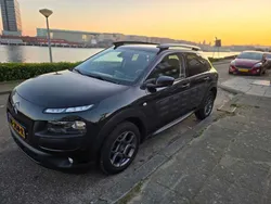 Zwart Gebruikt 2017 Citroën C4 Cactus PureTech Hatchback | € 11.000 (Eerlijke prijs)