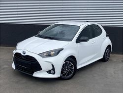 Wit Gebruikt 2022 Toyota Yaris Hybrid Active Hatchback | € 20.748 (Eerlijke prijs)