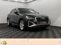 Zwart, metallic lak Gebruikt 2024 Audi Q2 S-Line SUV | € 34.950 (Eerlijke prijs)