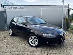 Zwart (metallic) Gebruikt 2006 Alfa Romeo 147 Veloce Hatchback | € 1.999 (Eerlijke prijs)