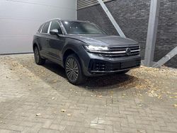 Zilver Nieuw 2025 VW Touareg Elegance SUV | € 85.900 (Super prijs)