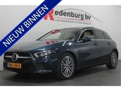 Blauw, metallic lak Gebruikt 2022 Mercedes A200 Luxury Hatchback | € 29.945 (Duur)