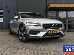 Grijs, metallic lak Gebruikt 2019 Volvo V60 CC Stationwagen | € 16.490 (Duur)