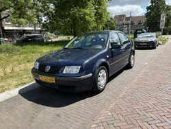 Blauw Gebruikt 2000 VW Bora Trendline Sedan | € 799