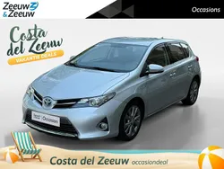 Grijs Gebruikt 2014 Toyota Auris Hybrid Executive Hatchback | € 10.740 (Goede deal)