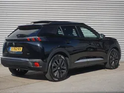 Zwart Gebruikt 2023 Peugeot e-2008 GTi SUV | € 24.490 (Goede deal)