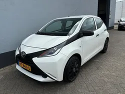 Wit Gebruikt 2016 Toyota Aygo Hatchback | € 6.999 (Eerlijke prijs)