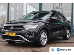 Zwart Gebruikt 2024 VW T-Roc Edition SUV | € 31.900 (Eerlijke prijs)
