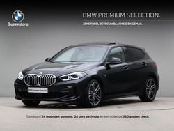 Saphirschwarz metallic (zwart metallic) Gebruikt 2024 BMW 118 Executive Hatchback | € 34.950 (Eerlijke prijs)