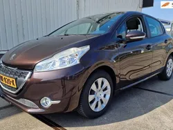 Bruin Gebruikt 2013 Peugeot 208 Active Hatchback | € 5.250 (Eerlijke prijs)