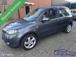 Grijs Gebruikt 2004 Mazda 2 Dynamic MPV | € 2.350 (Eerlijke prijs)