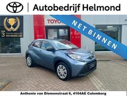 , metallic lak Nieuw 2025 Toyota Aygo X Play SUV | € 21.496