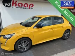 Geel, metallic lak Gebruikt 2022 Peugeot 208 Allure Hatchback | € 14.895 (Goede deal)