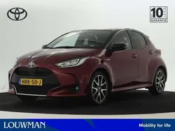 Rood Gebruikt 2021 Toyota Yaris Hybrid Executive Hatchback | € 23.445 (Eerlijke prijs)