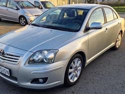 Grijs (metallic) Gebruikt 2006 Toyota Avensis Luna Sedan | € 3.799 (Eerlijke prijs)