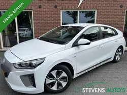 Wit Gebruikt 2018 Hyundai Ioniq Comfort Sedan | € 7.899