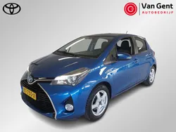 Blauw Gebruikt 2015 Toyota Yaris Hybrid Hatchback | € 12.499 (Eerlijke prijs)