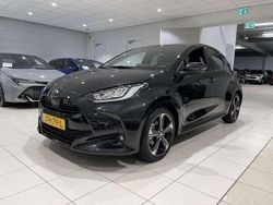 Zwart Gebruikt 2025 Toyota Yaris Hybrid Executive Hatchback | € 34.950