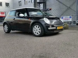 Zwart Gebruikt 2004 Mini Cooper Hatchback | € 3.499