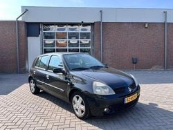 Zwart Gebruikt 2005 Renault Clio II Hatchback | € 2.490 (Iets duurder)