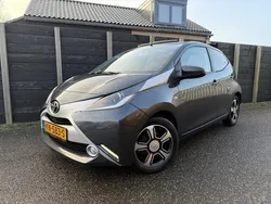Grijs Gebruikt 2016 Toyota Aygo X-clusiv Hatchback | € 7.745 (Iets duurder)