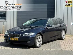 Blauw, metallic lak Gebruikt 2011 BMW 523 Executive Stationwagen | € 8.698 (Super prijs)