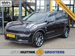 Zwart, metallic lak Gebruikt 2023 Lynk & Co 01 SUV | € 27.990 (Eerlijke prijs)