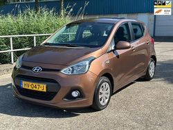 Bruin Gebruikt 2015 Hyundai i10 Comfort Hatchback | € 6.990 (Eerlijke prijs)