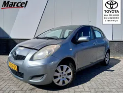 Grijs Gebruikt 2015 Toyota Yaris Hatchback | € 2.900