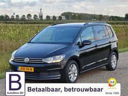 Zwart Gebruikt 2017 VW Touran Comfortline MPV | € 18.950 (Goede deal)