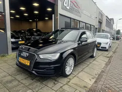 Zwart Gebruikt 2015 Audi A3 Sportback Attraction Hatchback | € 14.950 (Duur)