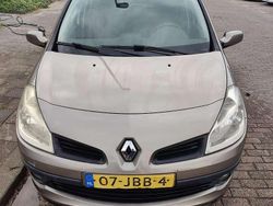 Beige Gebruikt 2009 Renault Clio II Collection Hatchback | € 1.999 (Eerlijke prijs)