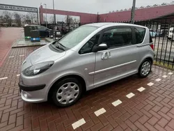 Grijs Gebruikt 2007 Peugeot 1007 Hatchback | € 3.500 (Eerlijke prijs)