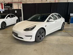 Wit, metallic lak Gebruikt 2021 Tesla Model 3 Long Range AWD Sedan | € 30.500 (Eerlijke prijs)