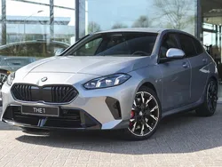 Skyscraper grey Nieuw 2025 BMW 120 M Sport Hatchback | € 53.818 (Eerlijke prijs)