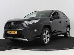 Zwart, metallic lak Gebruikt 2022 Toyota RAV4 Style SUV | € 38.950 (Eerlijke prijs)