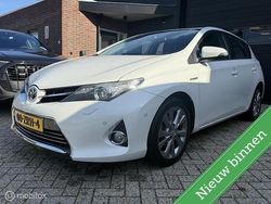Wit Gebruikt 2013 Toyota Auris Hatchback | € 9.949 (Eerlijke prijs)