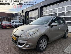 Beige Gebruikt 2010 Renault Scénic III Dynamique MPV | € 5.545